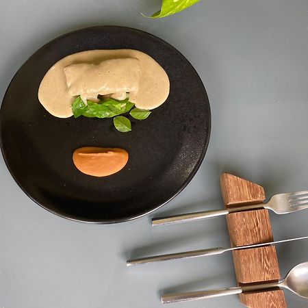 Hotel Makaaba Eco-Boutique Bacalar Bagian luar foto A plate of food prepared by a culinary artist