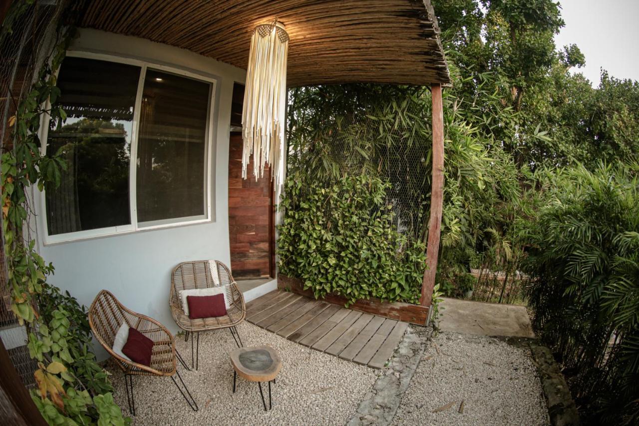 Hotel Makaaba Eco-Boutique Bacalar Bagian luar foto A room at the hotel