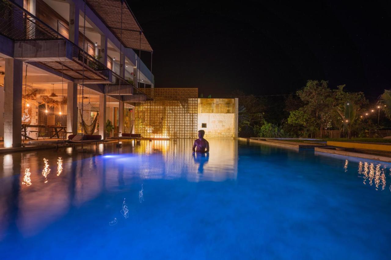 Hotel Makaaba Eco-Boutique Bacalar Bagian luar foto The swimming pool at the hotel