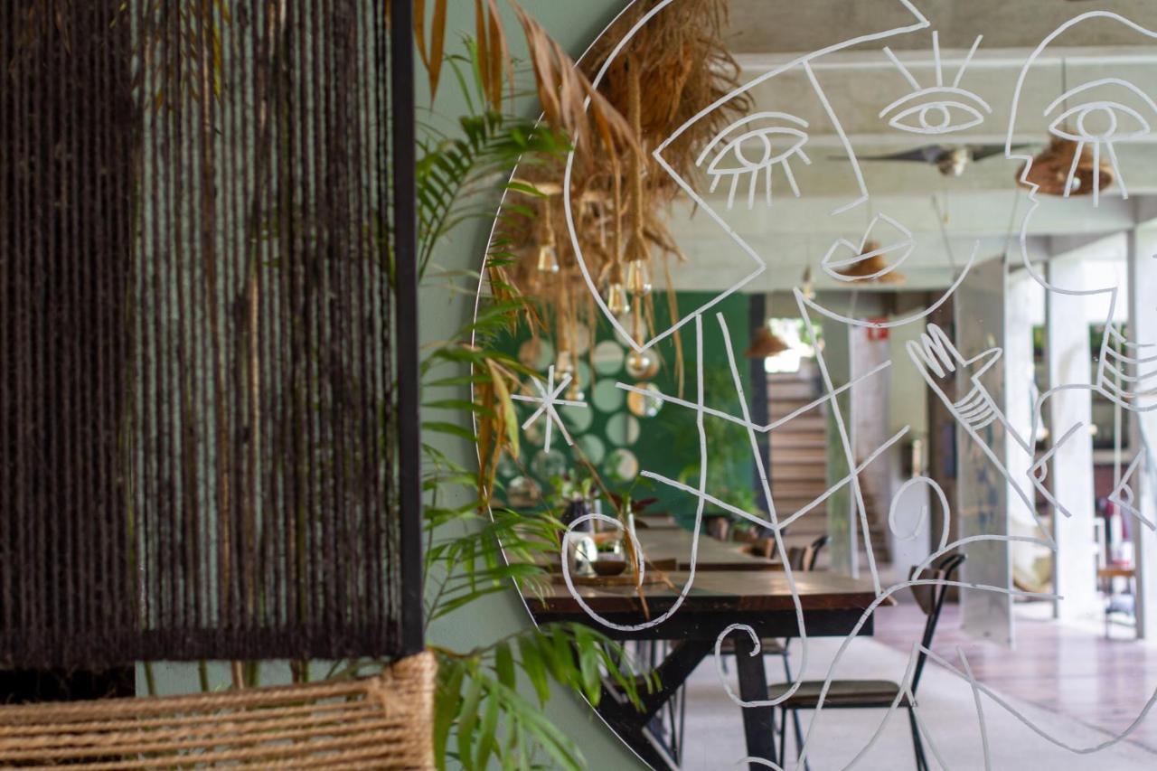 Hotel Makaaba Eco-Boutique Bacalar Bagian luar foto The interior of the restaurant