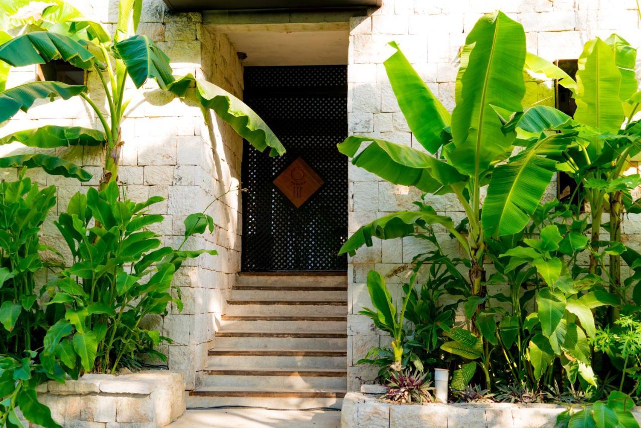Hotel Makaaba Eco-Boutique Bacalar Bagian luar foto Entrance to the house
