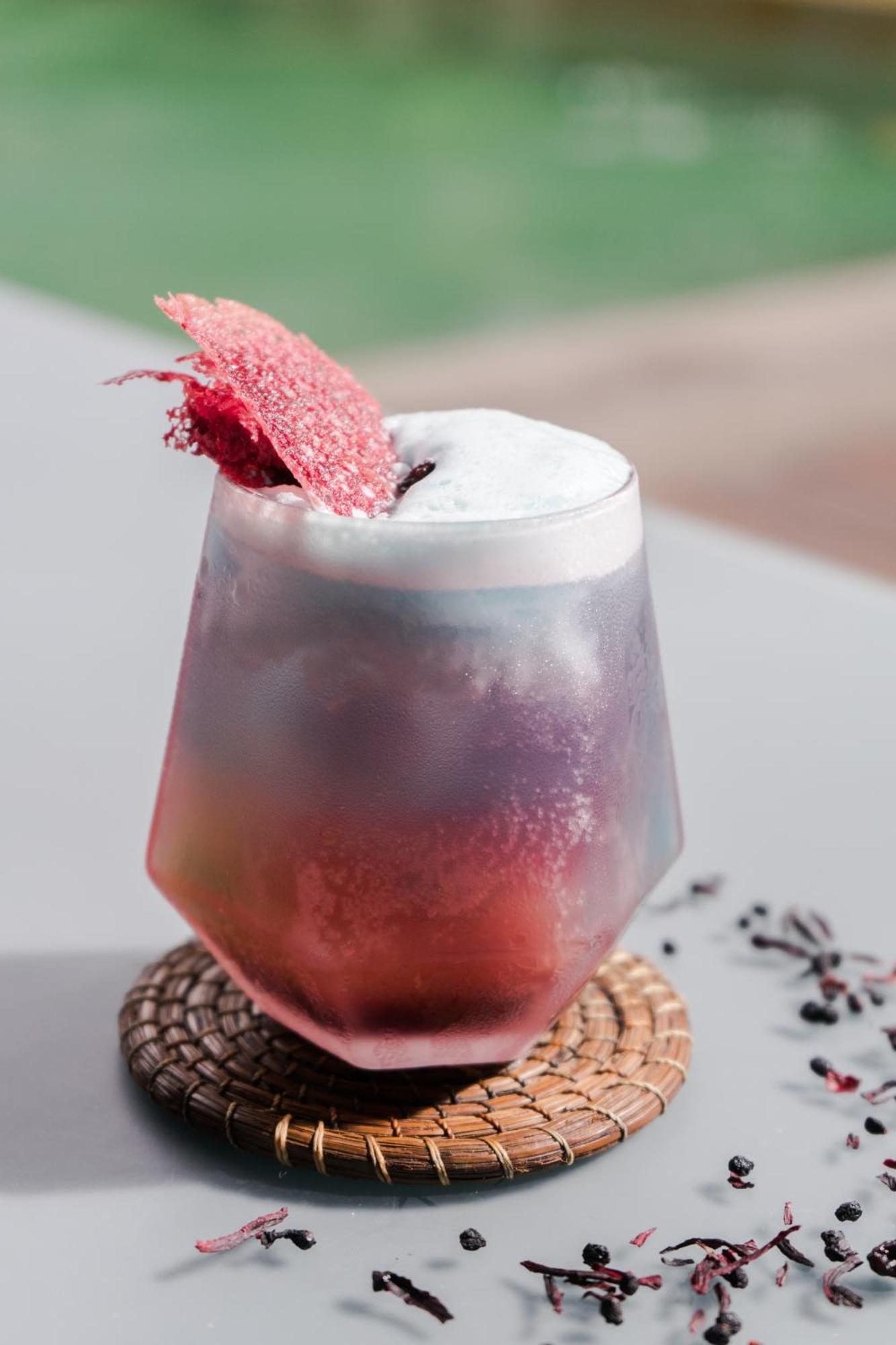 Hotel Makaaba Eco-Boutique Bacalar Bagian luar foto A purple rain cocktail